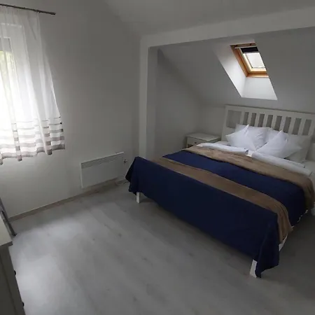 Apartamento 4 *
